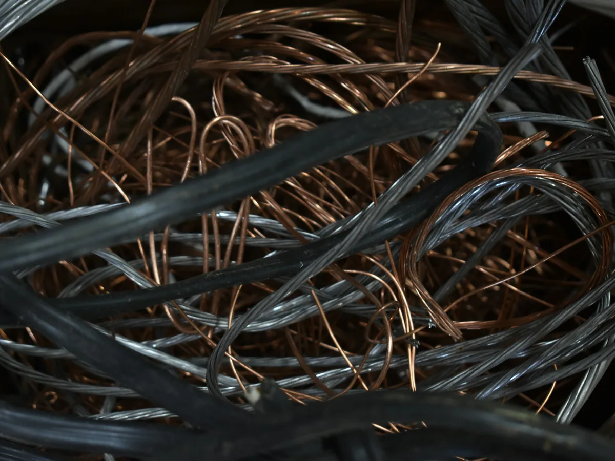 Rollo de cable de cobre desnudo recocido de 35 mm² para sistemas de puesta a tierra