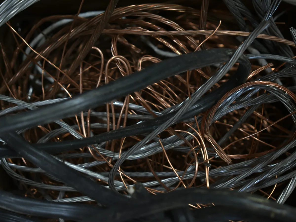 Rollo de cable de cobre desnudo recocido de 35 mm² para sistemas de puesta a tierra