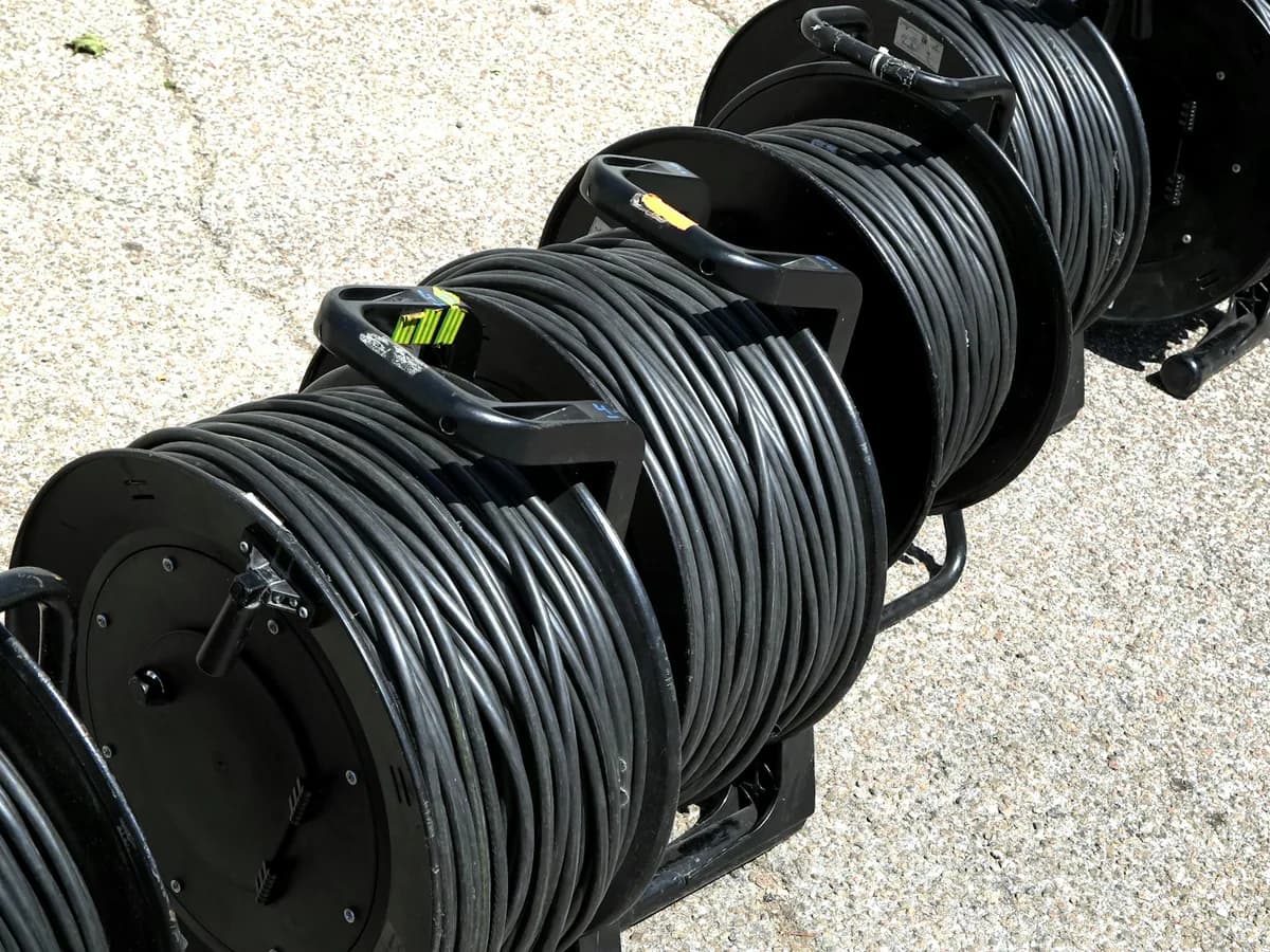 Cable EVA multipolar libre de halógenos y retardante de llama para edificios públicos