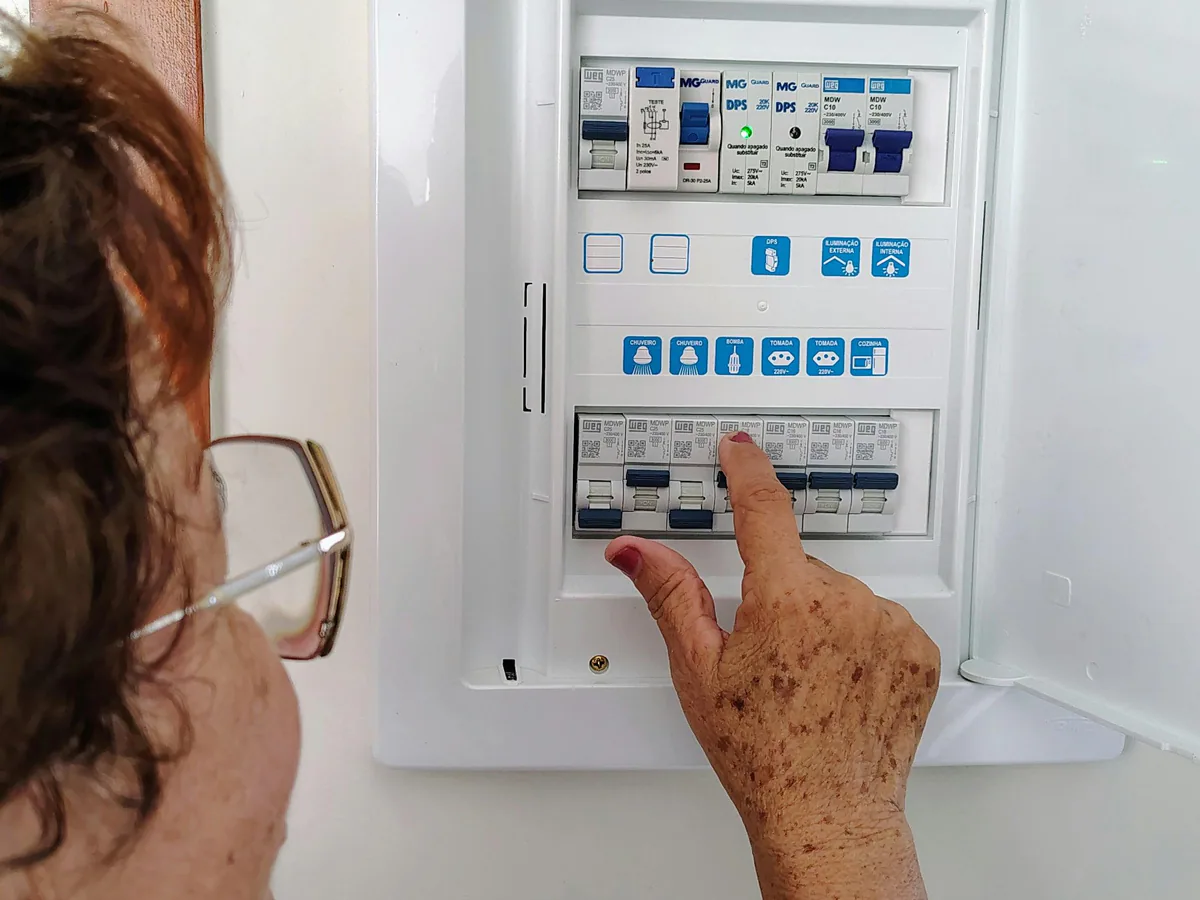 Interruptor diferencial bipolar RD de 30 mA para protección de circuitos residenciales contra electrocución
